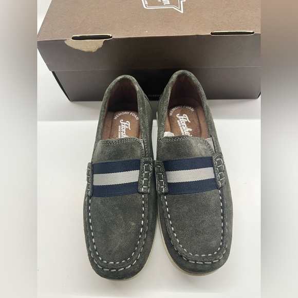 New in Box Florsheim Jasper Jr. Boys Moc Toe Strap Loafer in Gray Suede Sz 13M - Picture 3 of 6